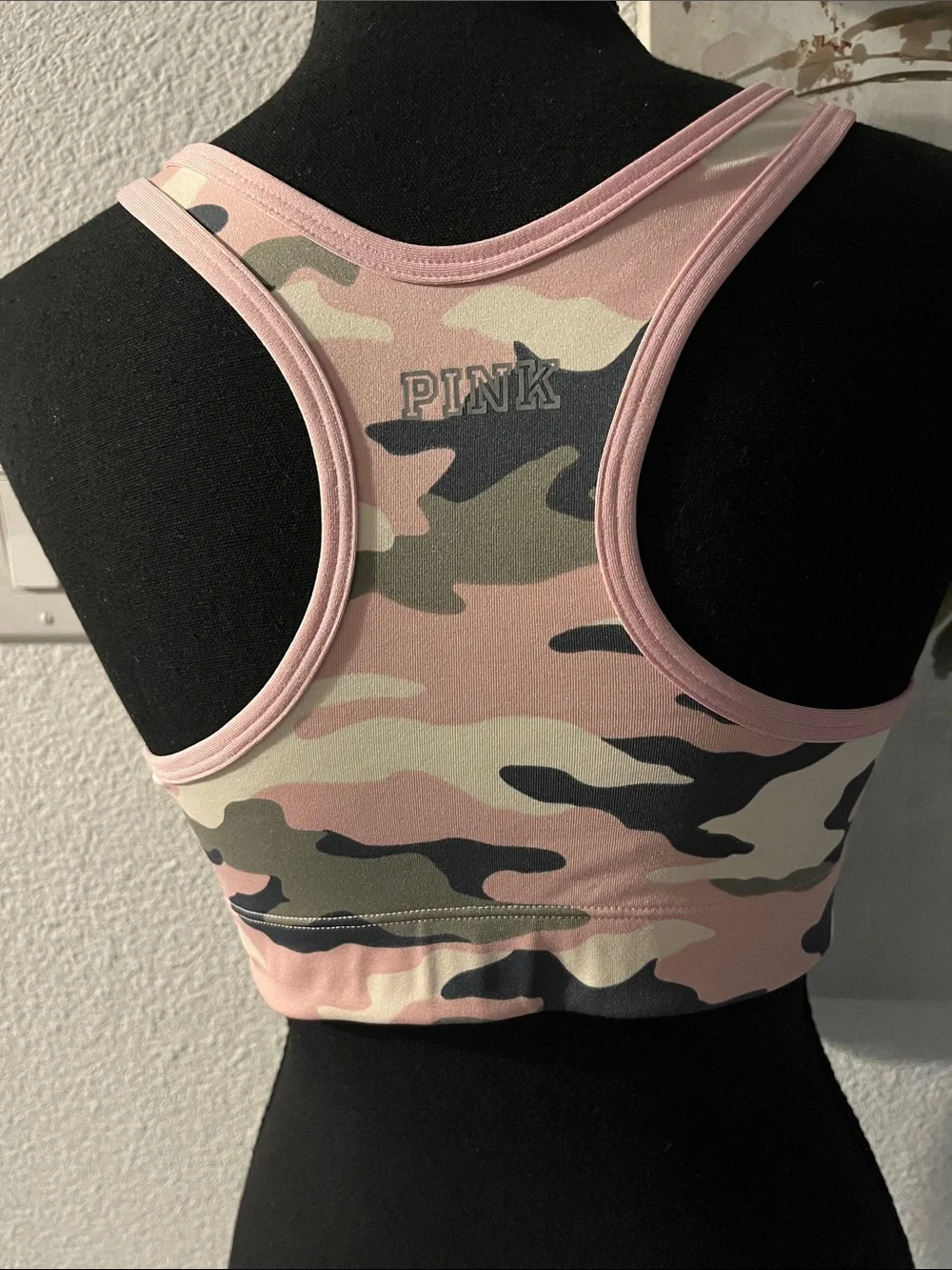 VS pink sports bra size medium